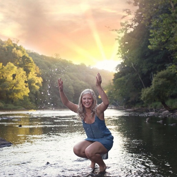 Meet your Posher, Gabby - Picture 1 of 1